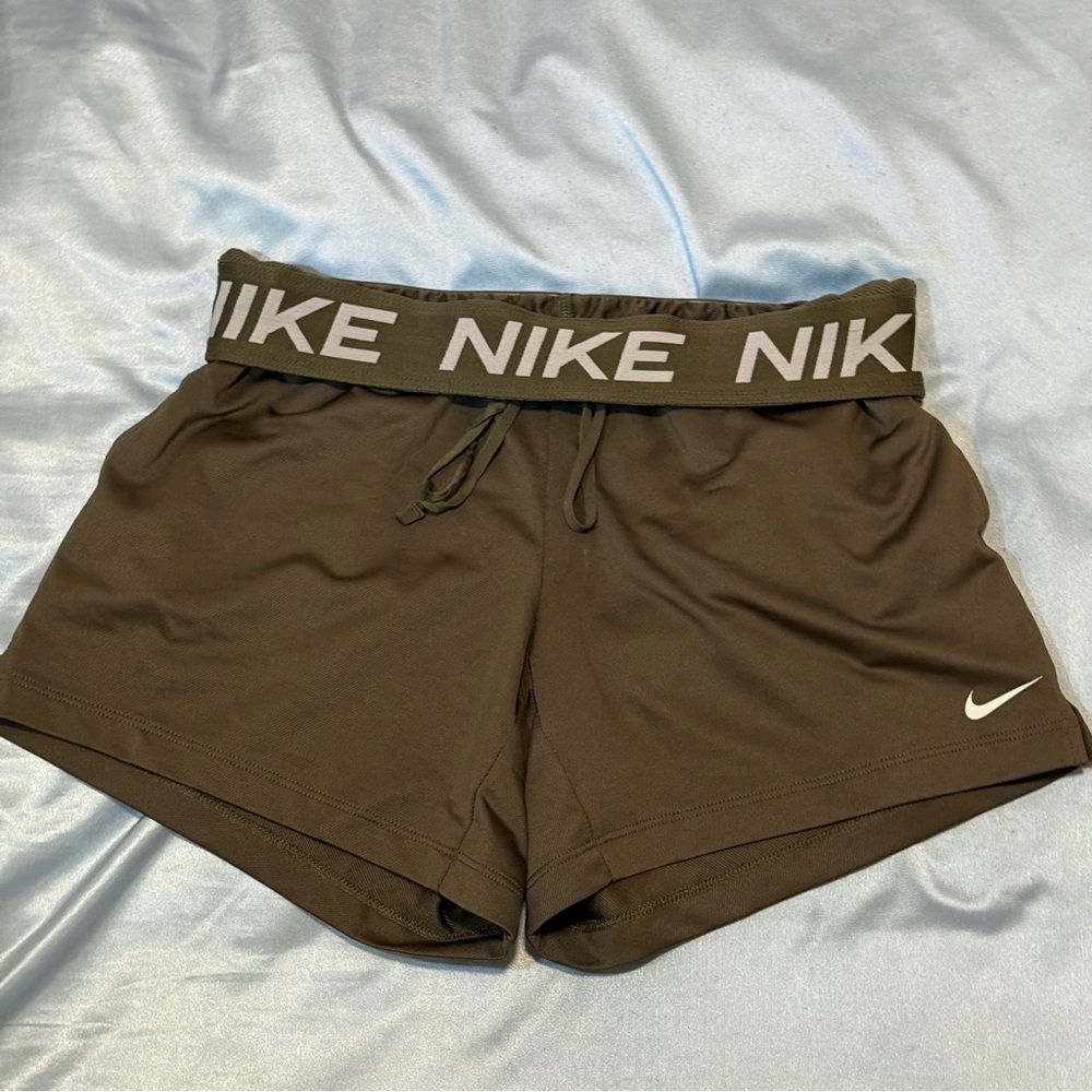 Nike Dri-Fit Foldover Track Shorts - light army XS
